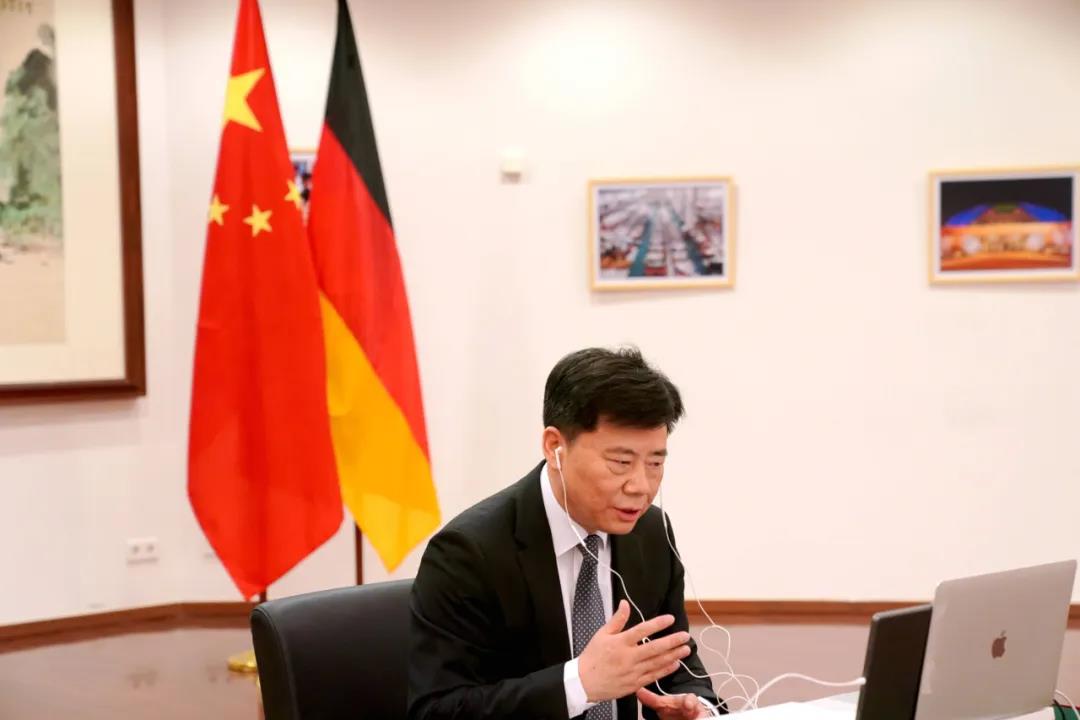 吴恳大使接受中国新闻网"同心抗疫"访谈节目直播连线专访